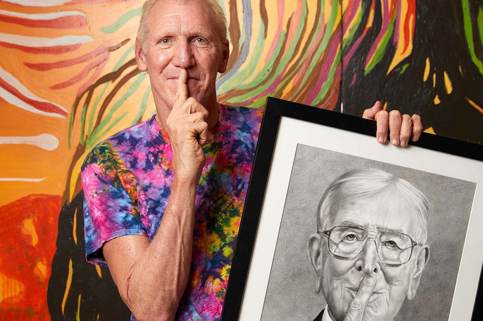 Bill Walton with a drawing of Coach John Wooden.